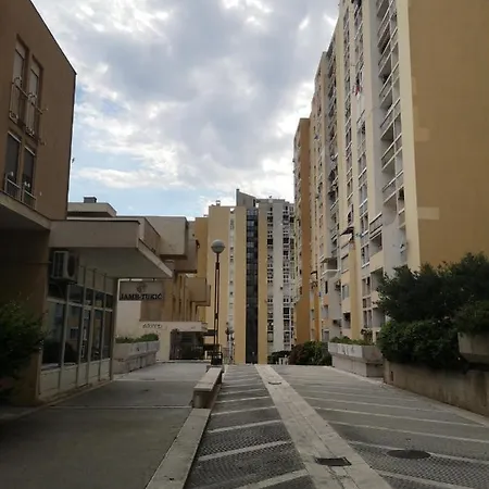 Hidden Oasis Luxury Apartment Split